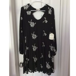 🌸Altar’d State Black & White Embroidered Dress